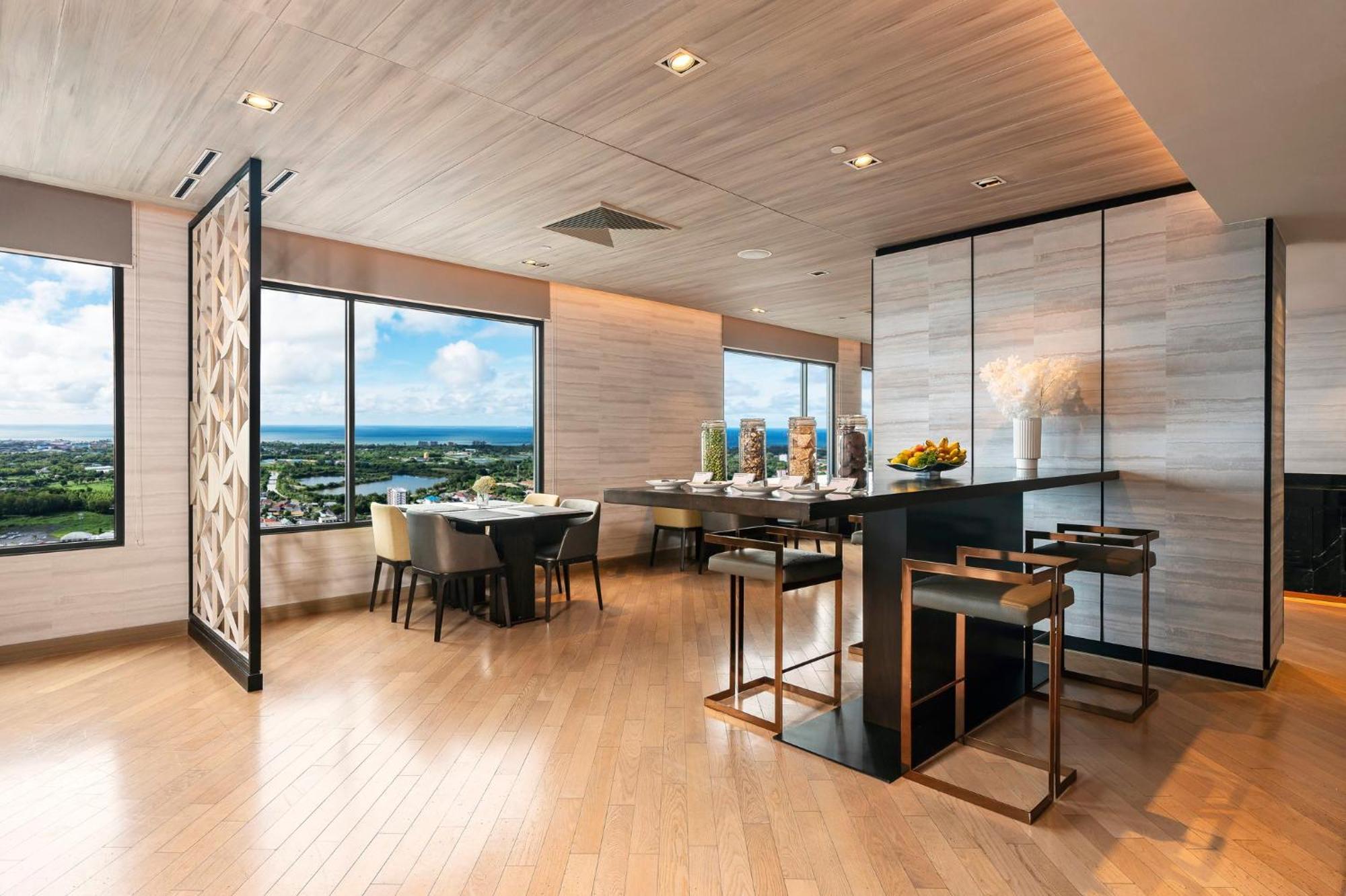 Holiday Inn & Suites Rayong City Centre By Ihg Buitenkant foto