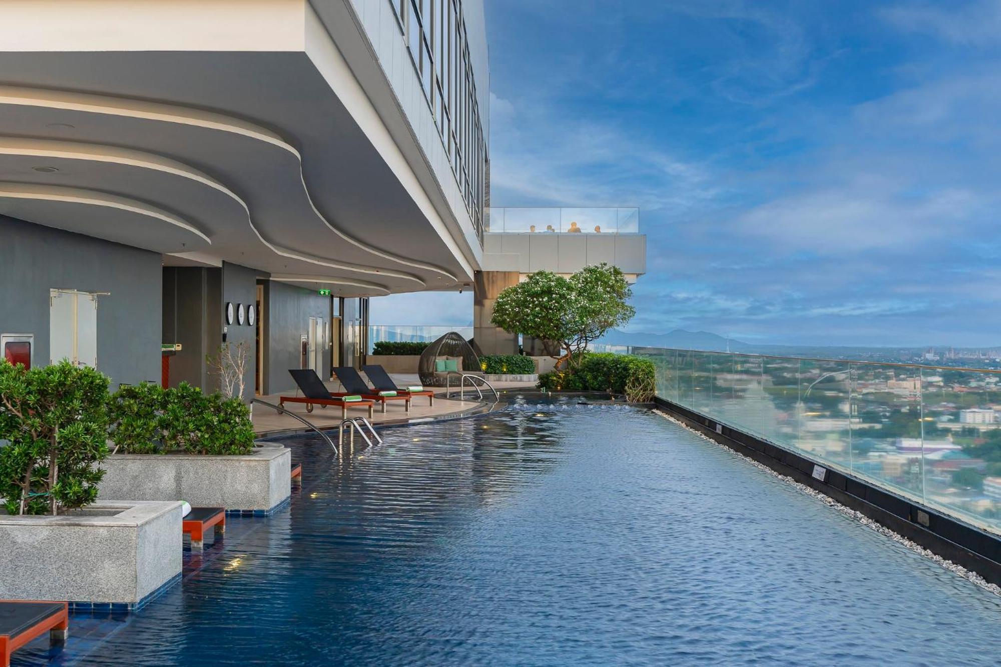 Holiday Inn & Suites Rayong City Centre By Ihg Buitenkant foto