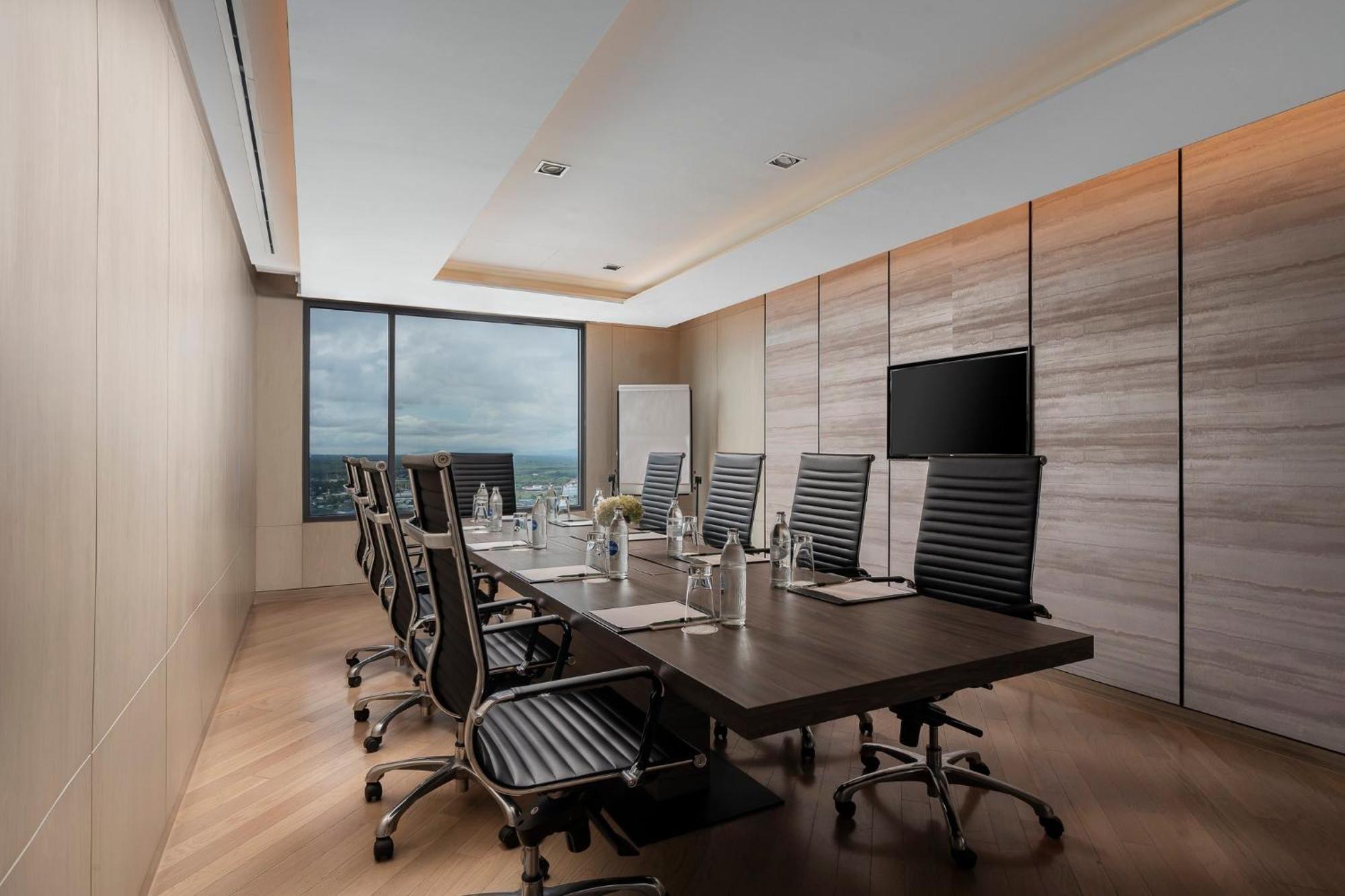 Holiday Inn & Suites Rayong City Centre By Ihg Buitenkant foto