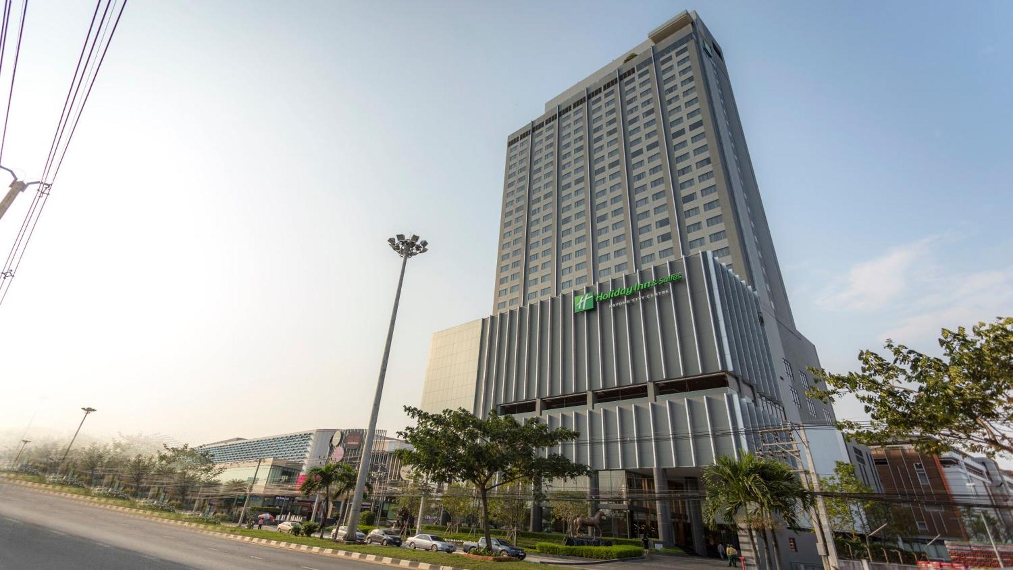 Holiday Inn & Suites Rayong City Centre, An Ihg Hotel Buitenkant foto
