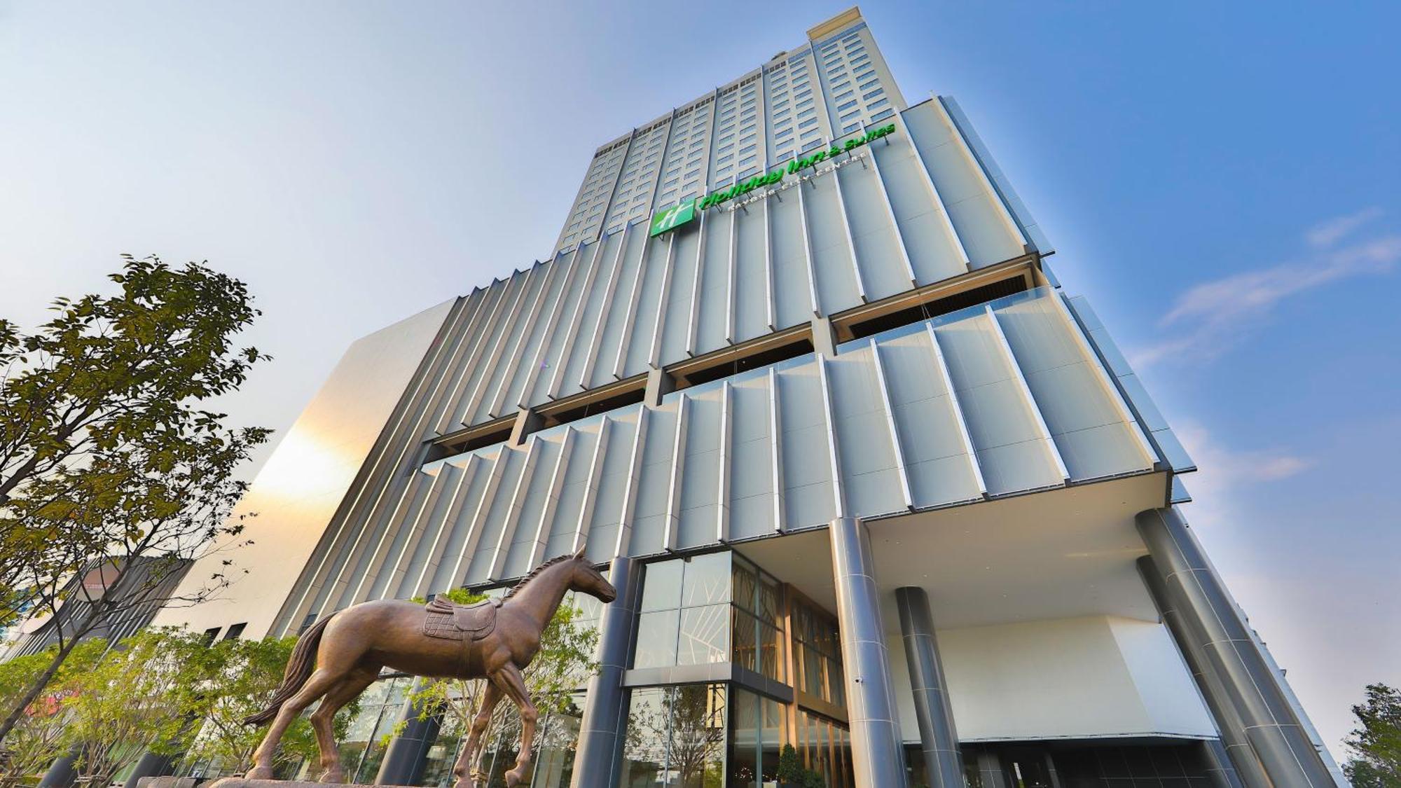 Holiday Inn & Suites Rayong City Centre By Ihg Buitenkant foto