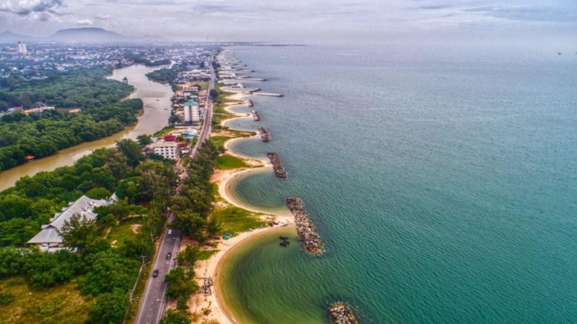 Holiday Inn & Suites Rayong City Centre By Ihg Buitenkant foto